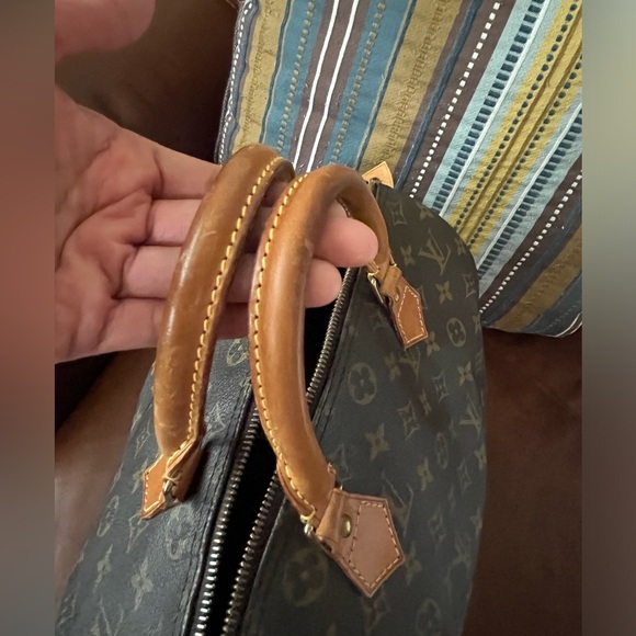 Authentic Louis Vuitton Monogram canvas Speedy 30 - Picture 3 of 14